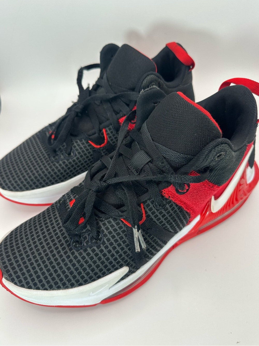 Nike Men's Black/Red Performance Basketball Shoes